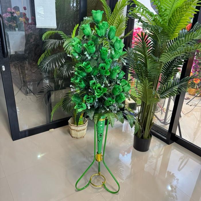 BUNGA HIAS MAWAR 48 KUNTUM SUDAH SATU SET BUNGA DAN POT STANDING BESI BUNGA PELASTIK