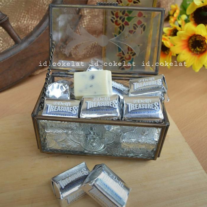 

Coklat delfi treasures 36gr almond cookies cream - 6 pack Chocolate Cokelat