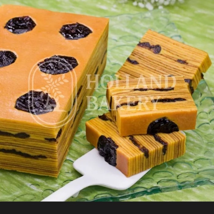 

holland bakery lapis legit prunes 1 box