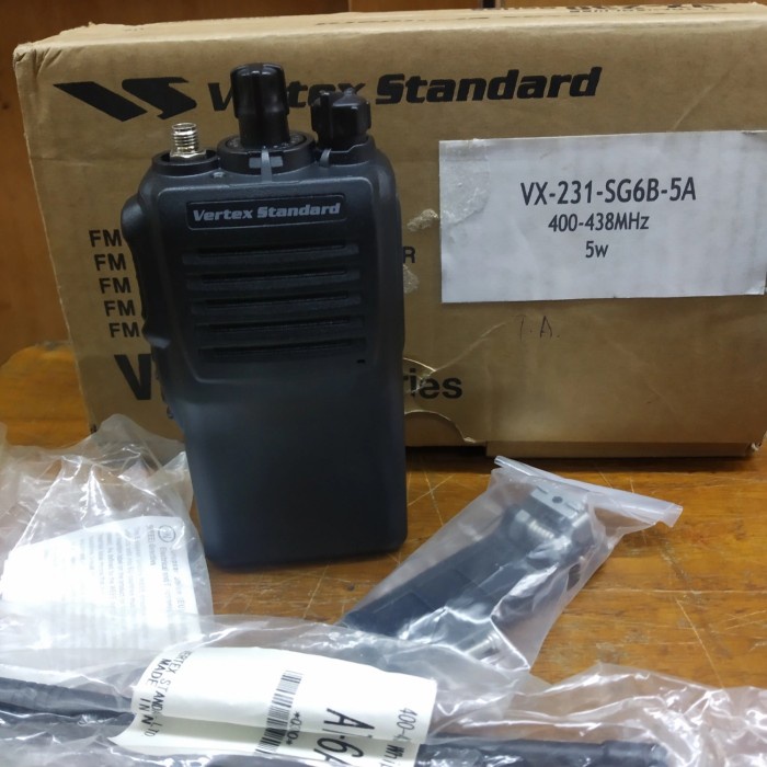 Paling Baik Ht Handie Talkie Vertex Standar Vx-231 Uhf 400-438 Mhz Uhf 400-470 Mhz
