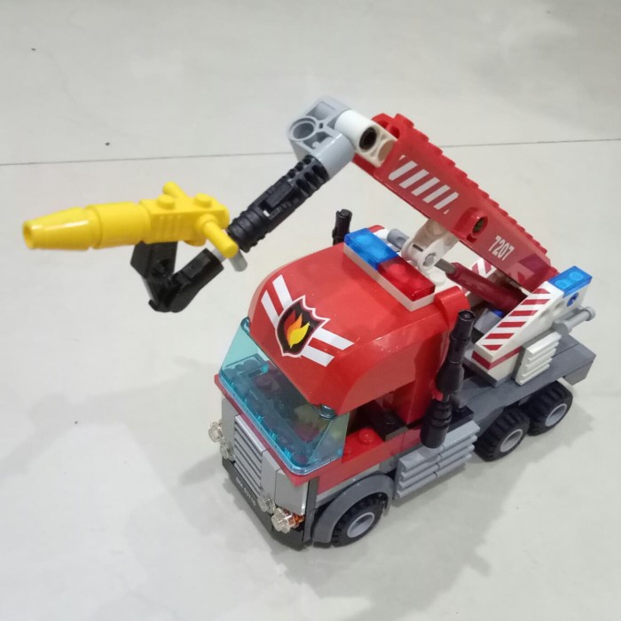 TERPERCAYA Lego mobil pemadam kebakaran fire truck truk ori original asli curah