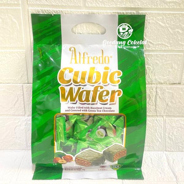

ALFREDO CUBIC WAFER HAZELNUT MILK CHOCOLATE DURIAN MUSANG KING GREEN TEA KEMASAN PACK 250G