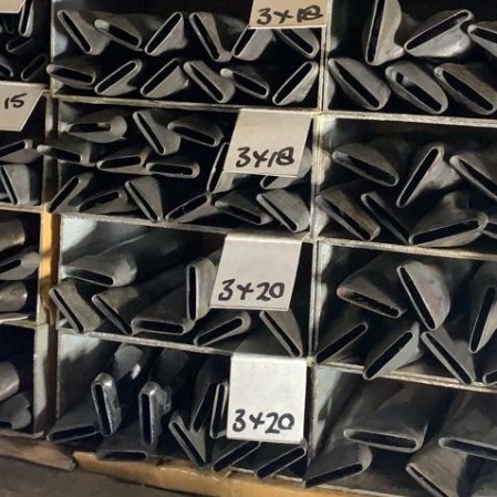 

Jual [READY] Plong pembolong Oval 3mm x 20mm - Oval Shape Belt Leather