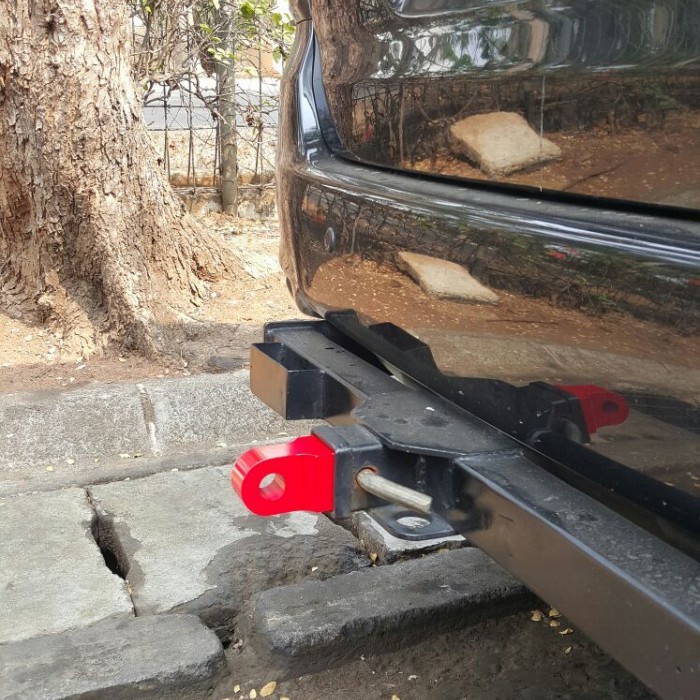 Shackle Mount Towing