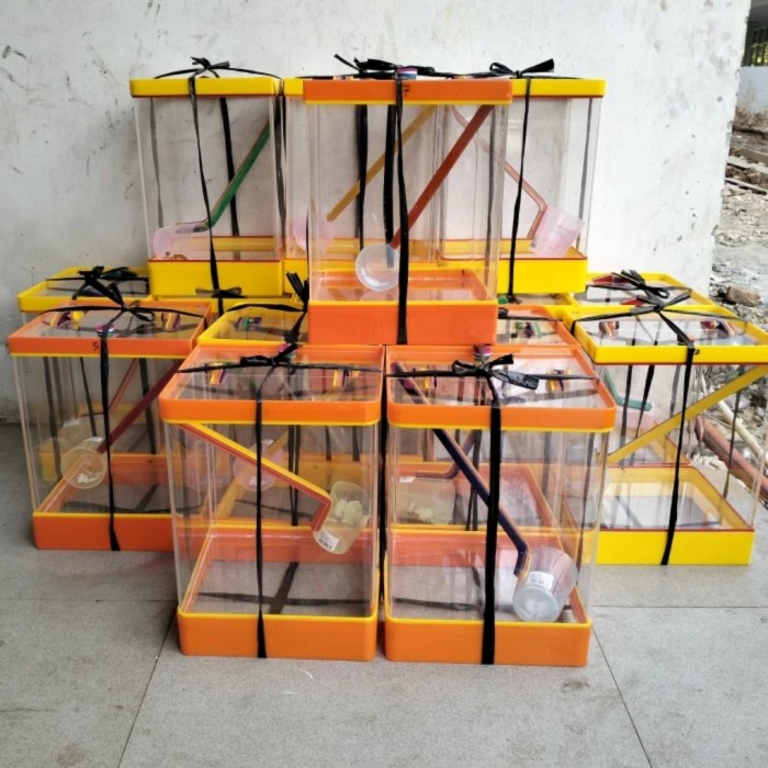 

TERMURAH AQUARIUM ES BUAH AKRILIK 20 LITER / TEMPAT ES BUAH BAHAN AKRILIK 1 SET DENGAN GAYUNG