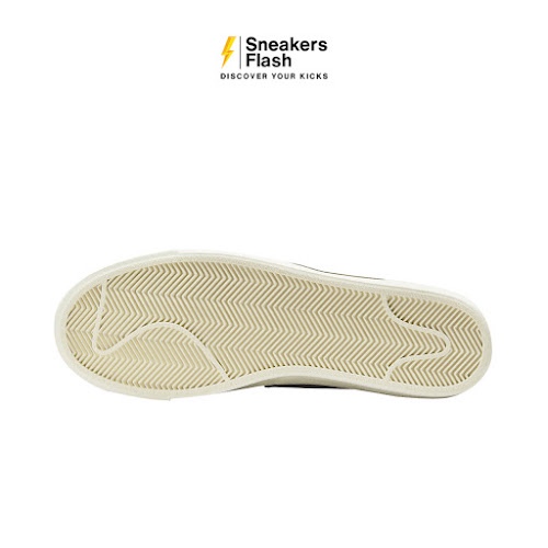 NIKE Blazer Low 77 Jumbo Se Summit White Midnight Navy Sepatu Sneakers Pria - FD0378121 - Size 44.5