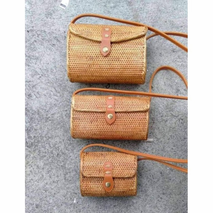 PREMIUM Tas rotan Bali / lombok. amplop, kotak persegi , dompet , warna coklat