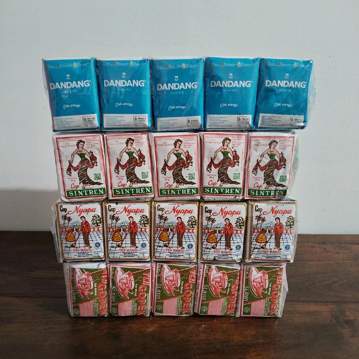 

PAKET USAHA 4 SLOP/40 PCS TEH SOLO BERKUALITAS ( GOPEK, NYAPU, SINTREN, DANDANG BIRU )