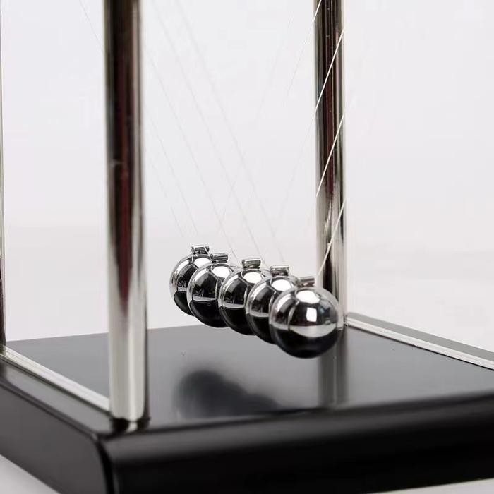 (Expert) Newton's Cradle Pajangan Meja Pendulum Newton Hiasan Meja