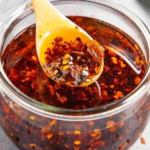 

CHILI OIL /MINYAK CABE/SAOS CABE UKURAN 1 KG