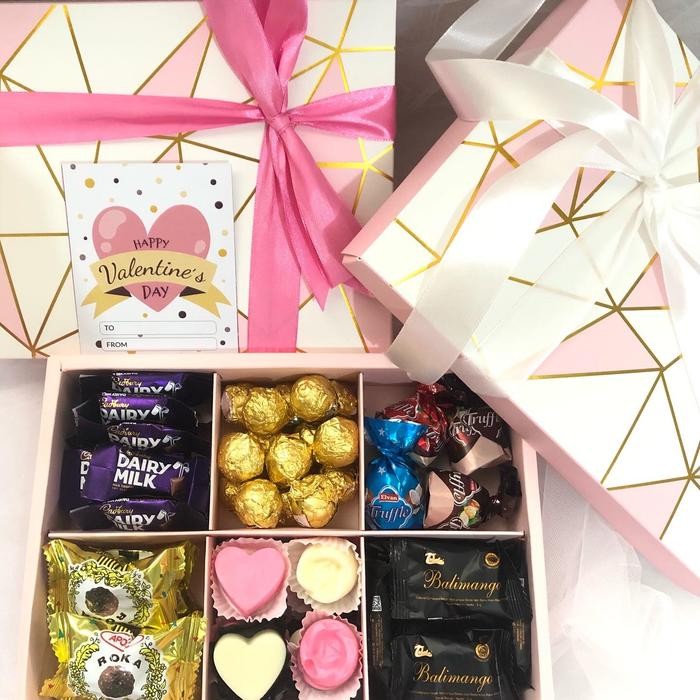

Kirim,HariYgSama- HAMPERS COKLAT VALENTINE COKLAT GIFT BOX CADBURRY BACA DESKRIPSI :)