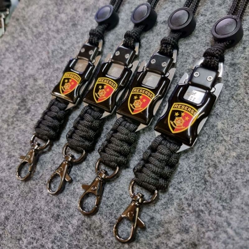 

Lanyard id logo RESERSE
