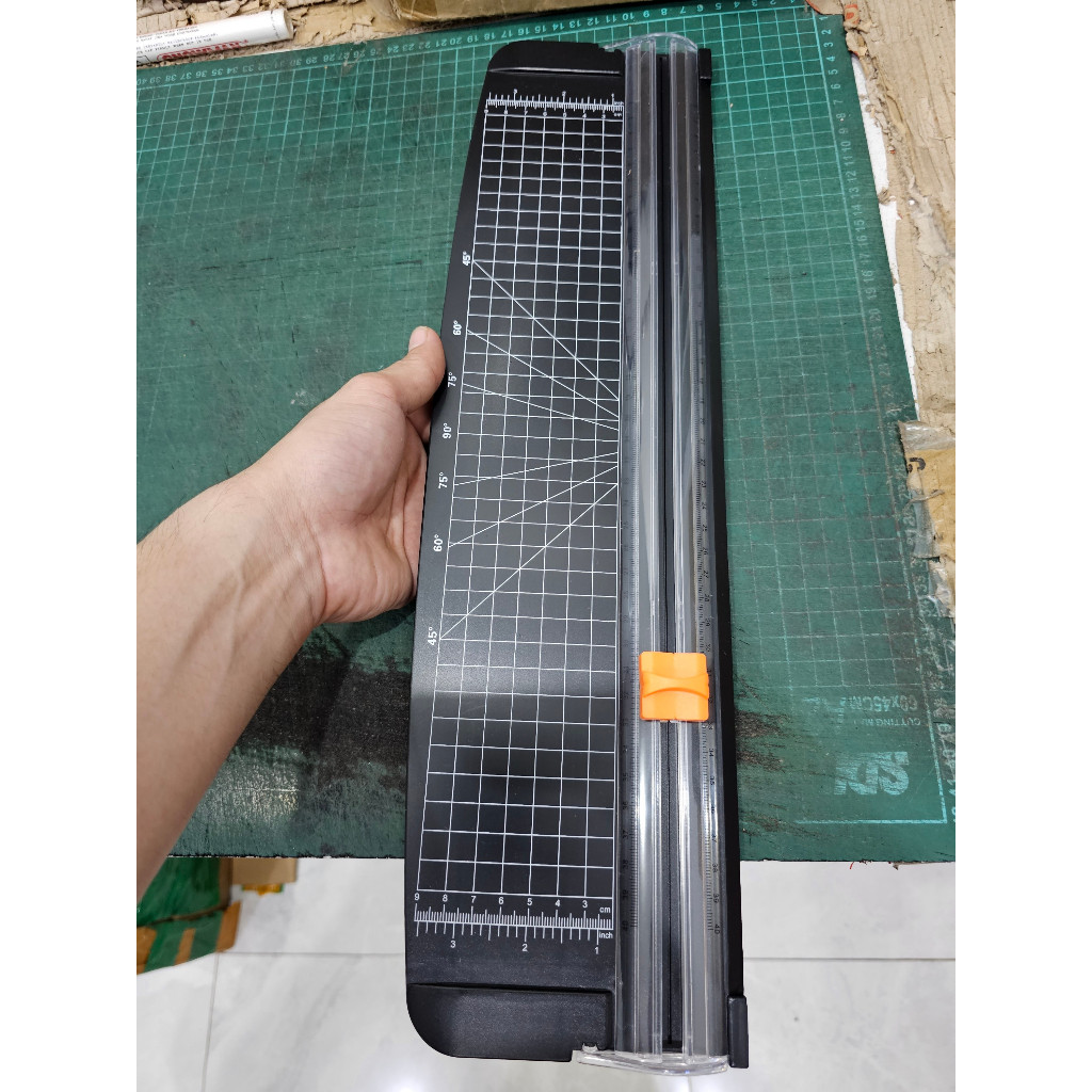 

pemotong kertas A3 dorong tarik paper cutter A3 plastik