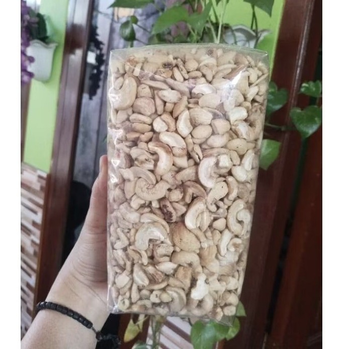 

Sajiandapur Kacang Mede Patahan 1Kg Mentah