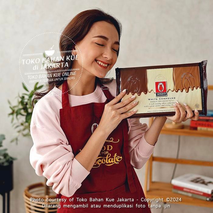 

Tulip White Compound Dus 12kg Chocolate Baking Cokelat Batang Putih