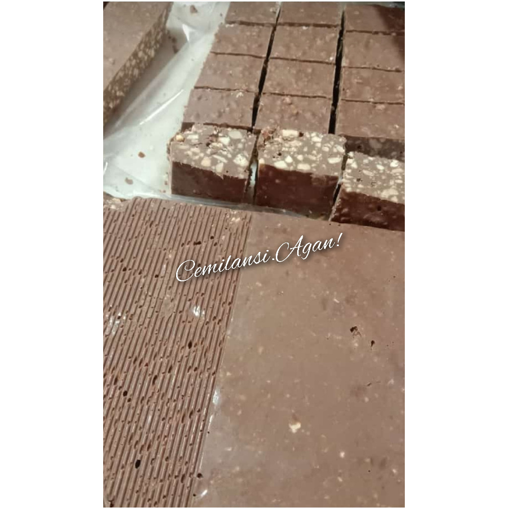 

Dapur Joglo Coklat Silverqueen Blok 1Kg / Chocbar 1Kg / Coklat Batang 1Kg / Coklat Sq 1Kg / Coklat