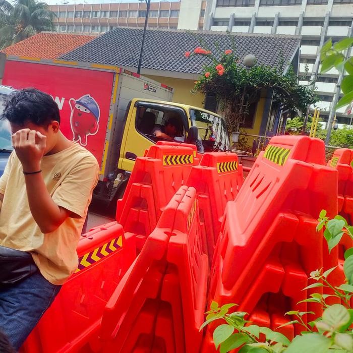 

Road Barrier Susun / Water Barrier / Pembatas Jalan Bergaransi