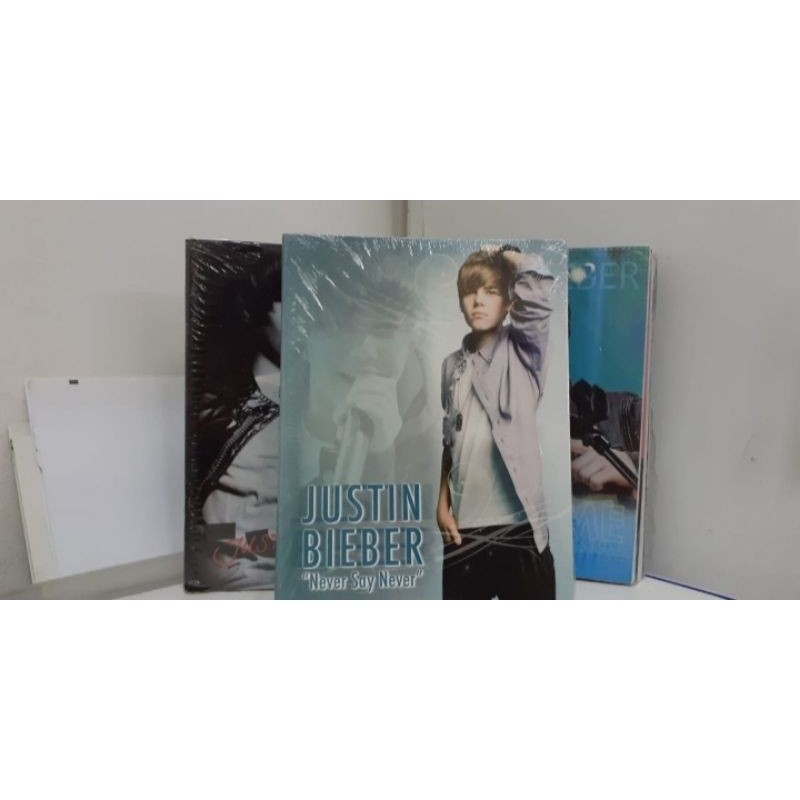 

UM1 [ PACK ] Buku Tulis 38 Lembar Cover Justin Bieber - KIKY MURAH!