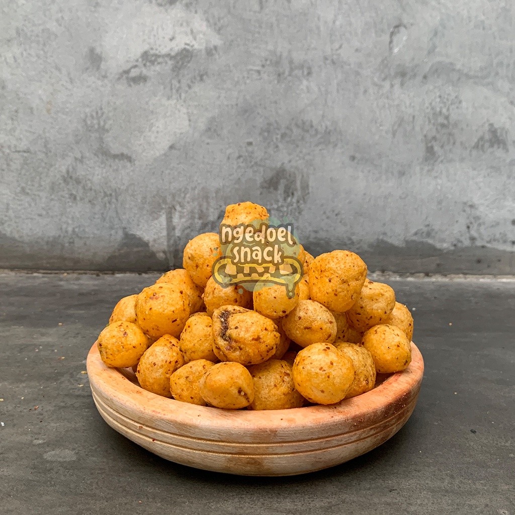 

Cemal Cemil Makyus Cimol Kering Emplod Pedas Asin / Endog Lewo Pedas Asin Ngedoel