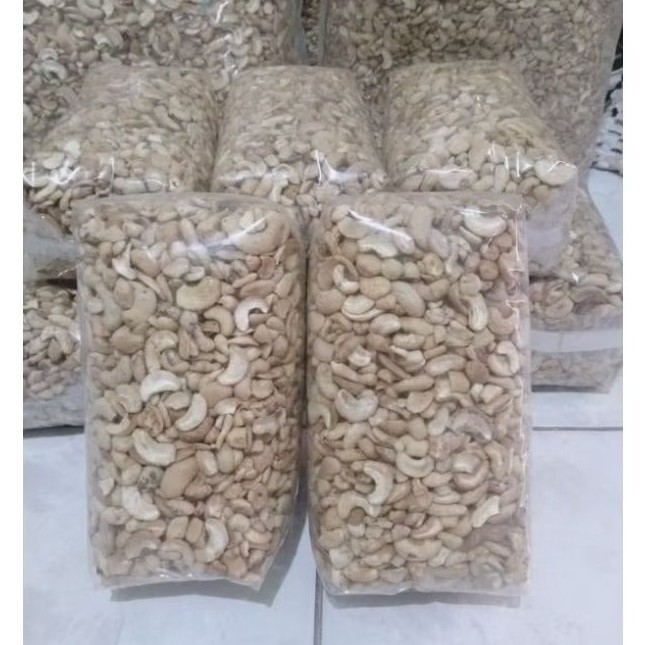 

Cemal Cemil Makyus Kacang Mede Patahan 1Kg Mentah