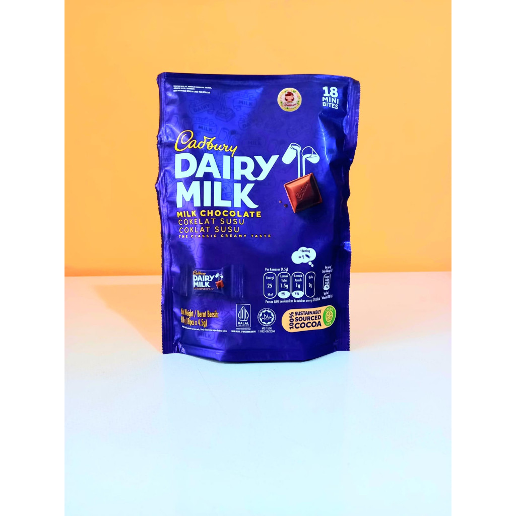 

Cemal Cemil Makyus .Coklat Import Pouch Cadbury Dairy Milk Chocolate 81Gr Isi 18Pcs Halal ( Ds Bgr)