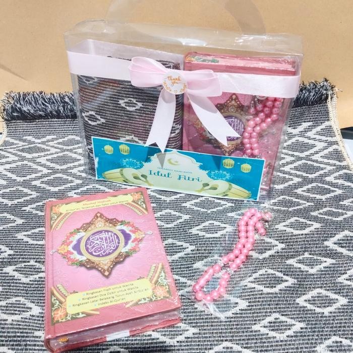 Tukuparty Souvenir Hampers Kado Al Quran Sajadah +Tasbih Oleh Oleh Haji Umroh Kemasan Box Mika