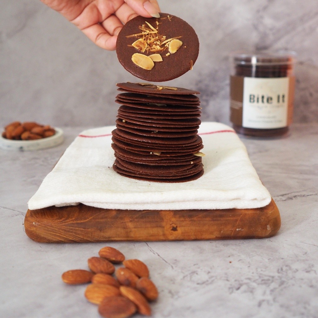 

Bite It - Almond Crispy Cheese Mini