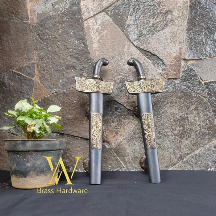 Handle Pintu Rumah Kuningan Motif Keris