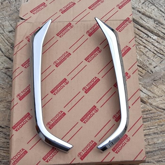PREMIUM garnish lis bumper chrome avanza xenia 2019