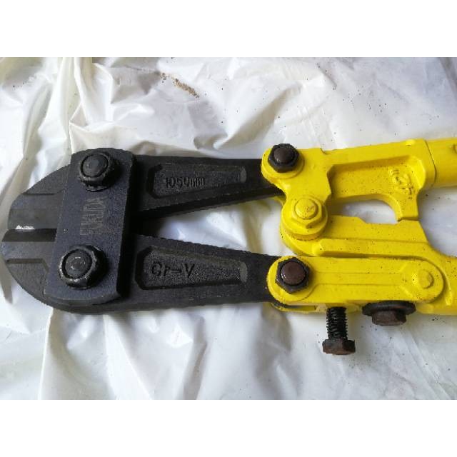 

TING BESI BETON 42" / TING BESI ALAT PEMOTONG BEHEL 42 INCH bisa sampai besi 10 12 mm