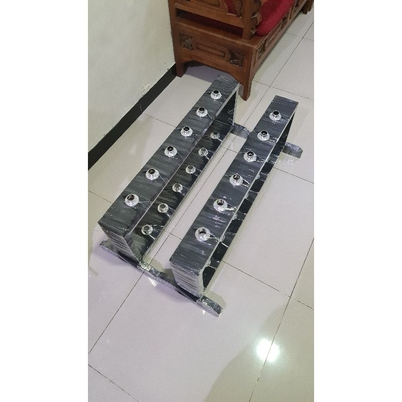 

Tiang pataka 6 lubang