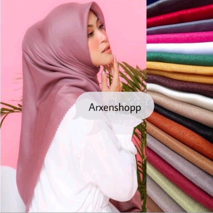 Imanzia- Jilbab Segiempat Nur Sinar Glamor/Kerudung Segiempat Nur Sinar Mengkilat - Bahan