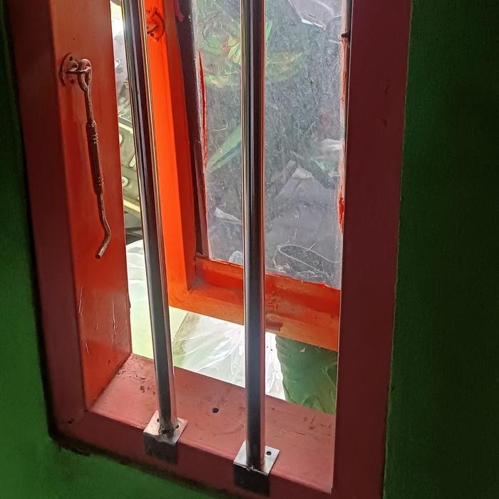 HOT SALE teralis jendela stainless steel unik tinggi 1 m.100 k dapet 2 batang.