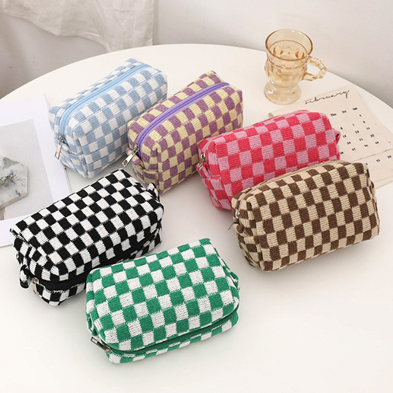 

New 1Pcs Ins Chequered Knitted Cosmetic Bag Clashing Wool Makeup Large Capacity Travel Storage And