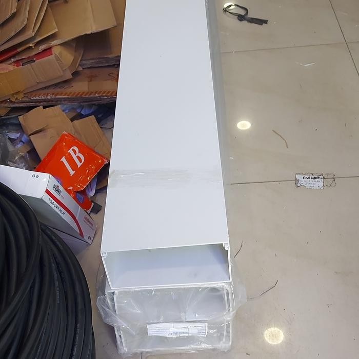 Top Trunking Kabel Duct Putih 100 X 200 Mm +Tutup Pvc -