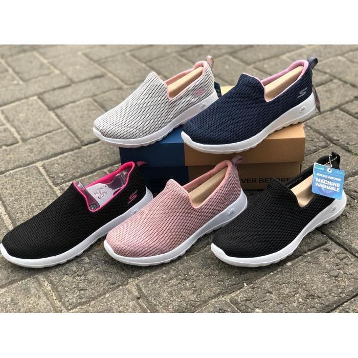 Skechers / Sepatu Skechers Wanita / Skechers Go Walk Joy - Centerpiece