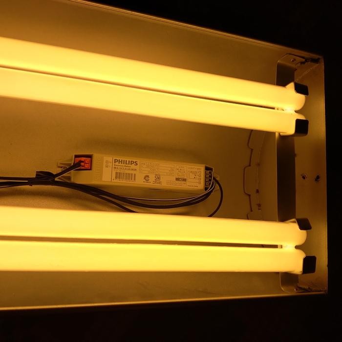 PREMIUM lampu taning 2 pll 827/865