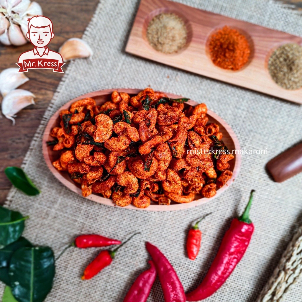 

Restokobar Makaroni Pedas Daun Jeruk - Mister Kress - Super Renyah - Makanan Ringan 250 Gr