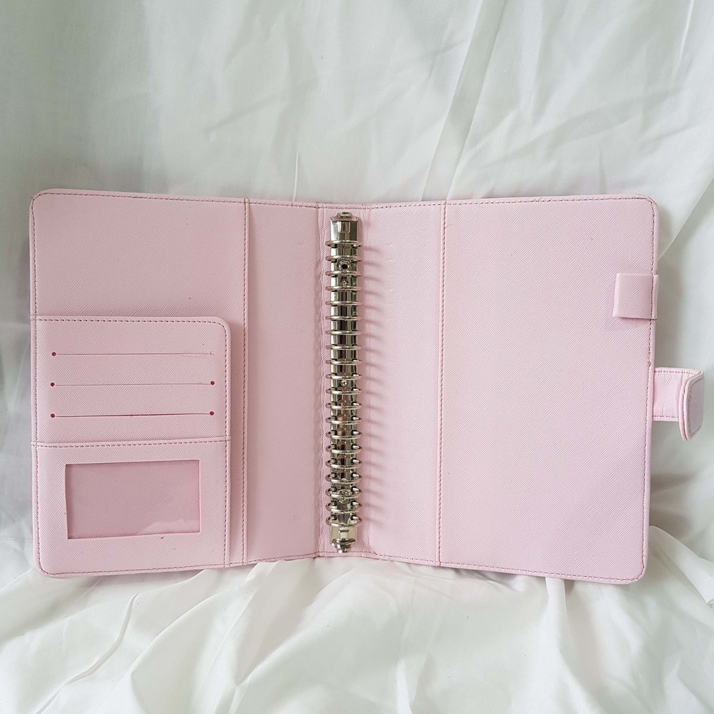 

FLASHEE BINDER POLOS EKSKLUSIF A5 PINK MUDA 20 RING AGENDA A5 POLOS 20 RING BINDER A5 POLOS