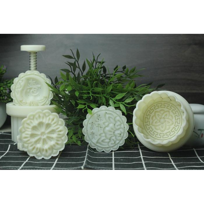 

Cetakan Plastic Plastik Mooncake Moon Cake Kue Bulan Ukuran 125Gr