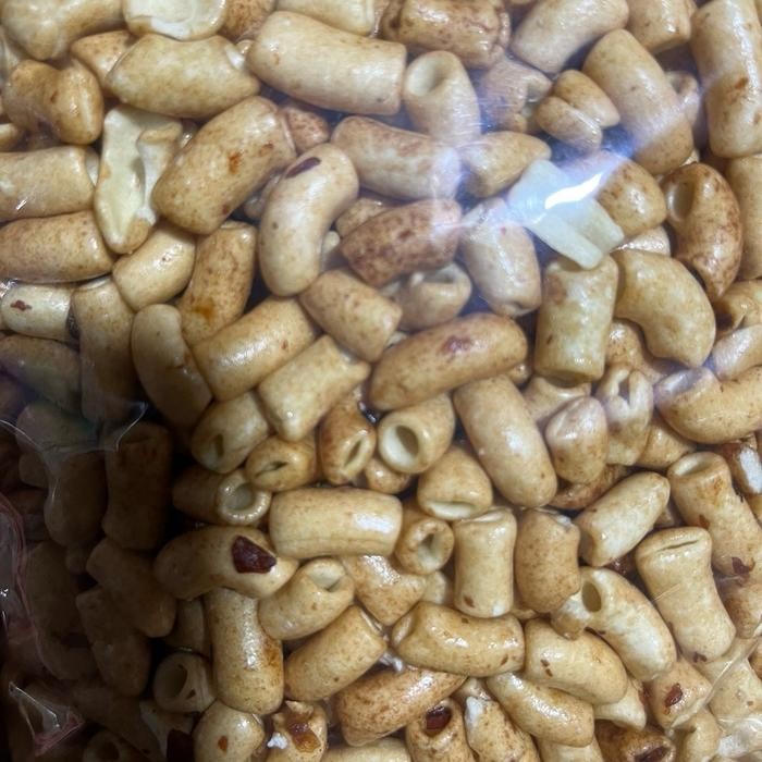 

1kg Makaroni Rasa Pedas Manis Rujak Berat 250gram - Camilan Ringan - Cemilan pilihan yang lebih