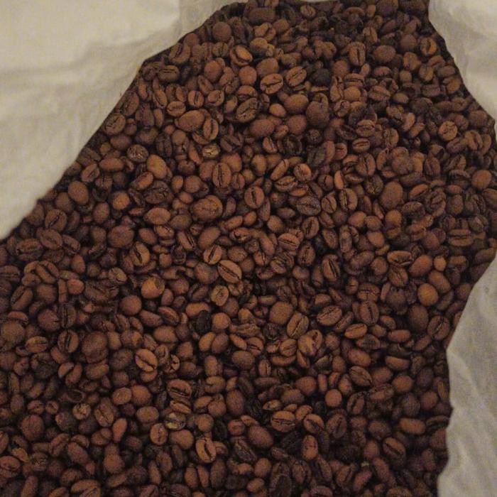 

Kopi Robusta Grade Komersil Roastbean 1kg - Coffee Espresso