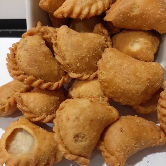 

[COD] 1KG PASTEL KERING MINI ISI ABON WE!!