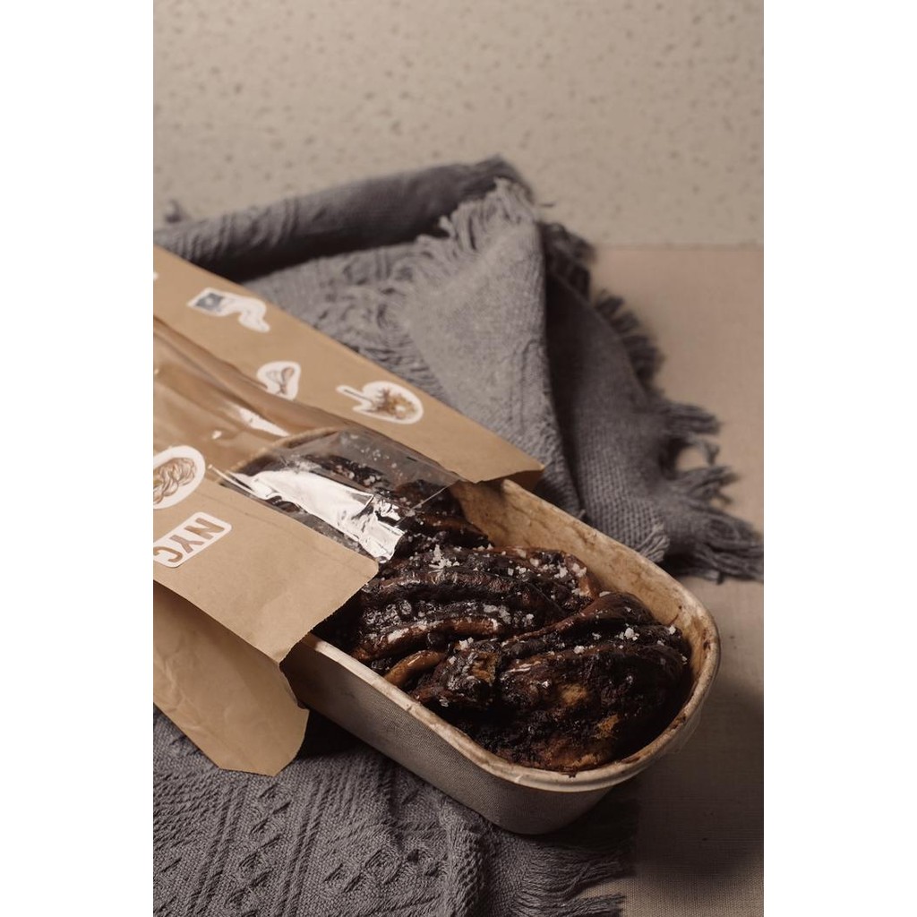 

JTTOP" LOAF SEA SALT CHOCOLATE BABKA (X PATRICIA STEPHANIE)