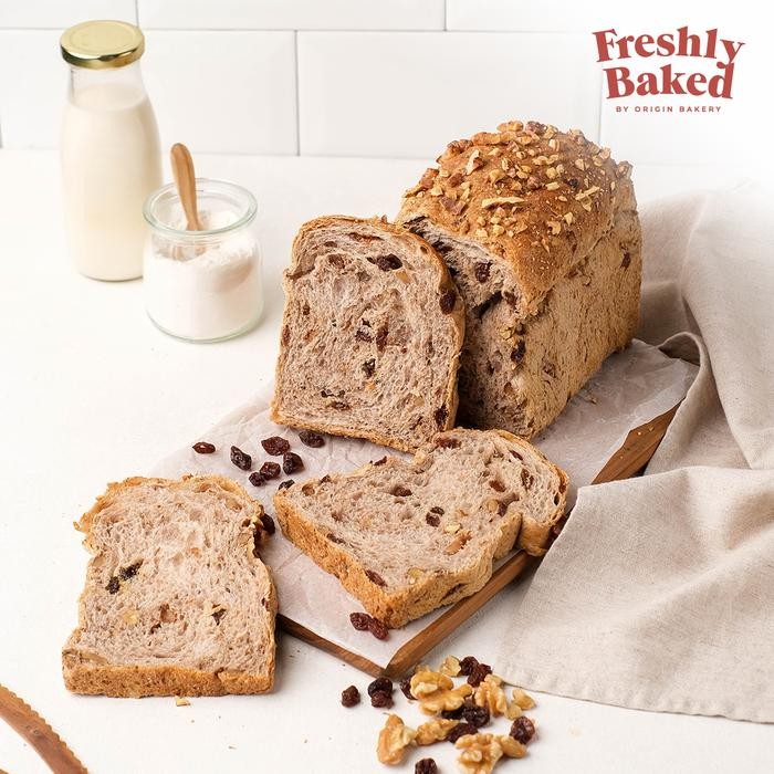 

JTTOP" WALNUT RAISIN FAMILY PACK SIZE - ( 16 SLICES)