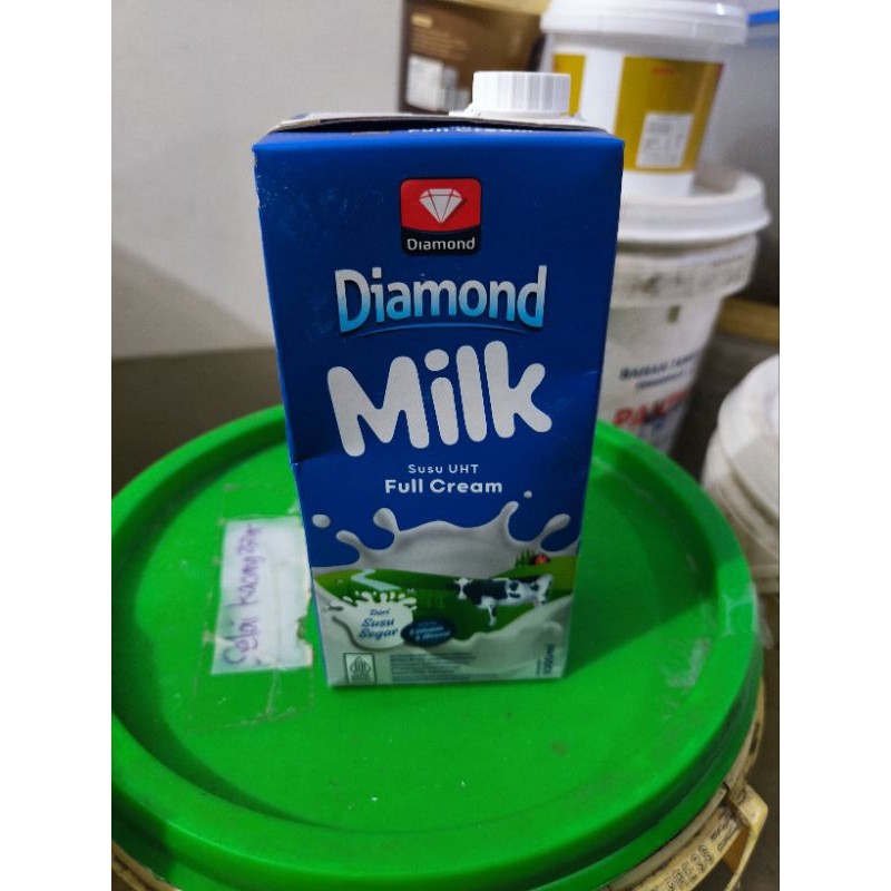 

Susu Diamond UHT full cream 1L