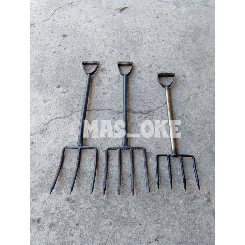 Garpu tanah baja ulir / garpu injak