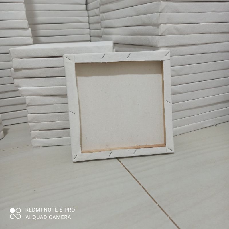 

Canva Lukis Ukuran 20x20cm