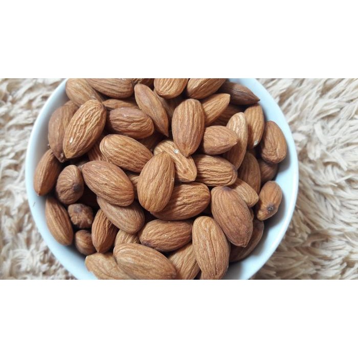 

SALE !!! NATURAL ALMOND 1 KG WHOLE RAW / MENTAH KULIT ARI / KACANG ALMON 1000GR READYY