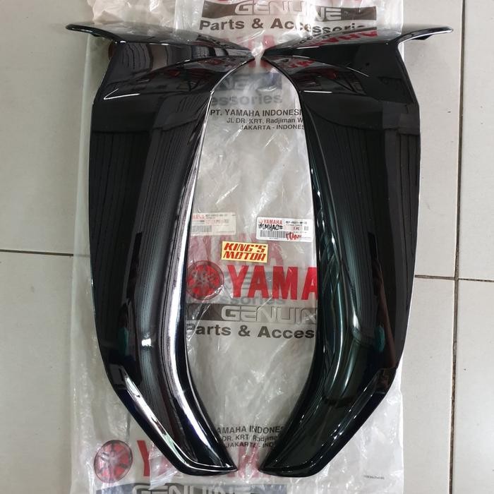 Sayap Luar New Vega R Sepasang Hitam (2006-2008)